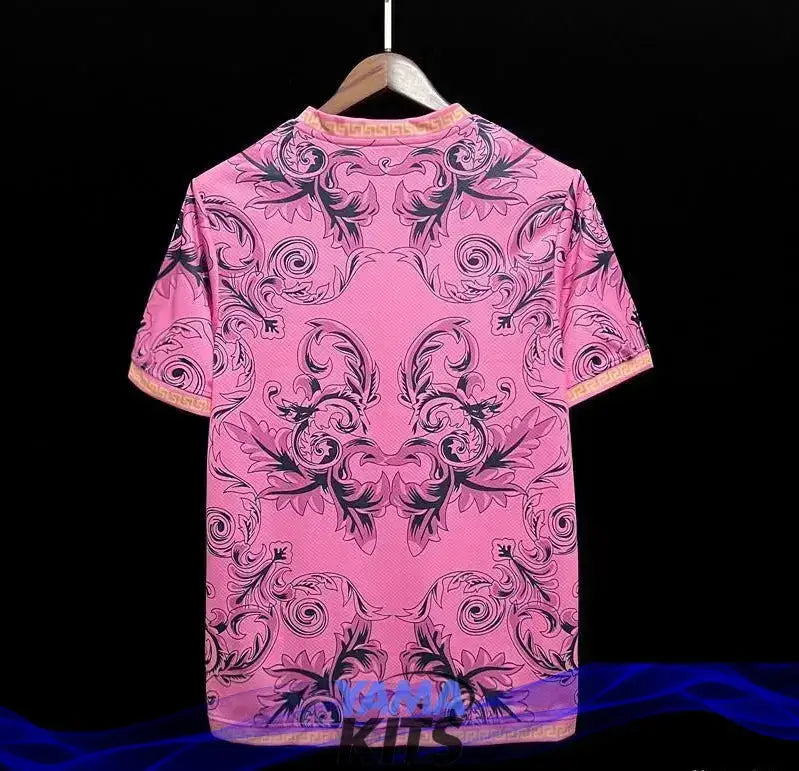 Maillot Italie Versace Édition spéciale « Rose » 2023/2024 YamaKits Foot