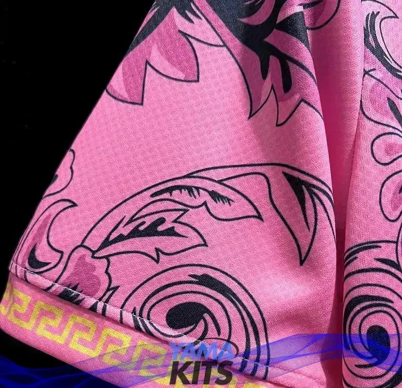 Maillot Italie Versace Édition spéciale « Rose » 2023/2024 YamaKits Foot