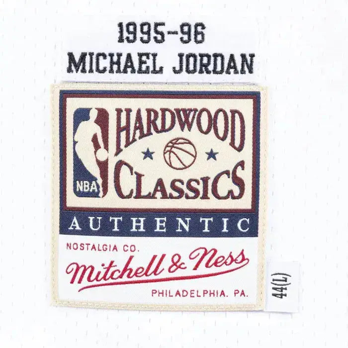 Maillot NBA Michael Jordan Chicago Bulls Blanc '95 Mitchell & Ness - Édition Domicile YamaBasketball