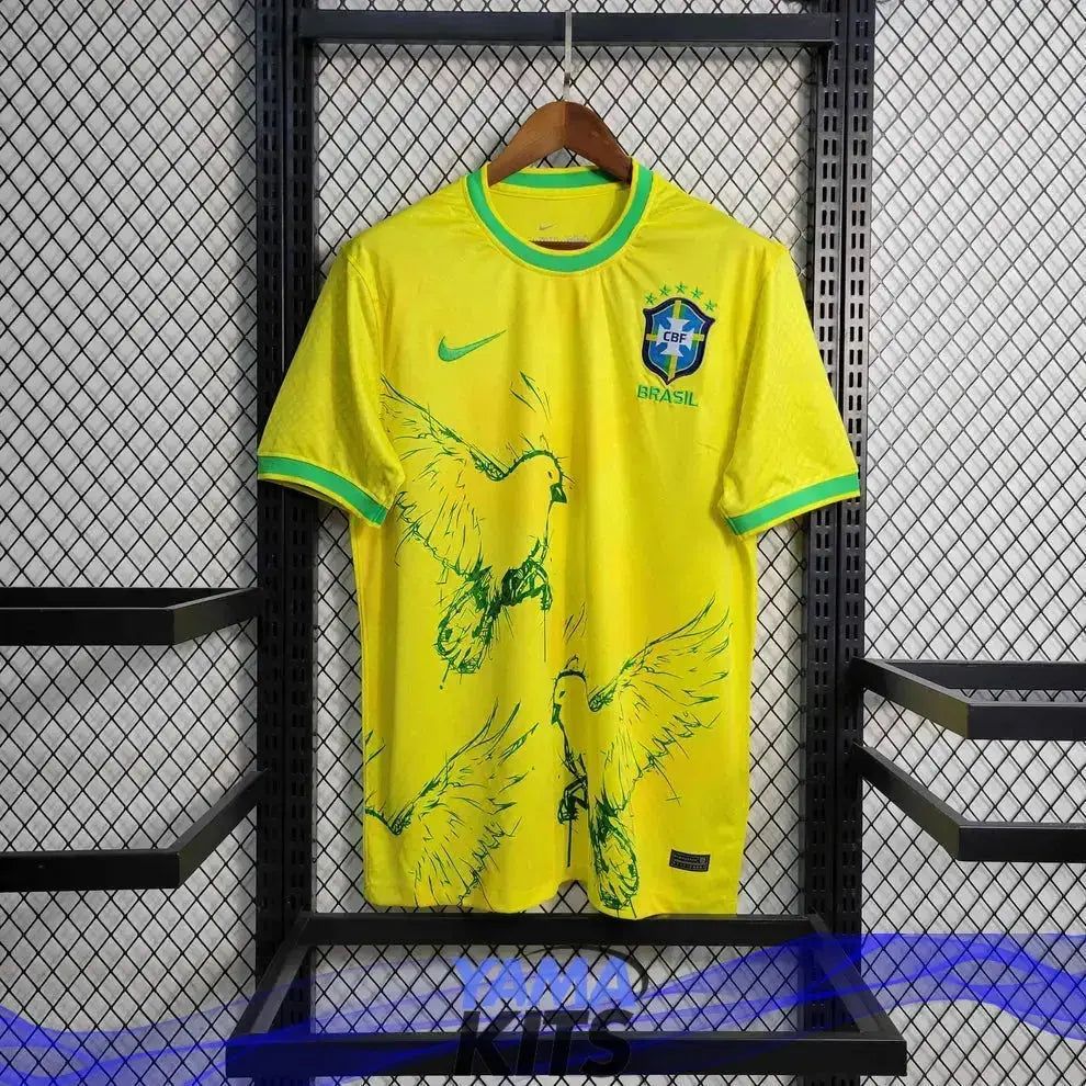 Maillot Brésil/ Brazil Concept « oiseaux jaune » 2024 YamaKits Foot