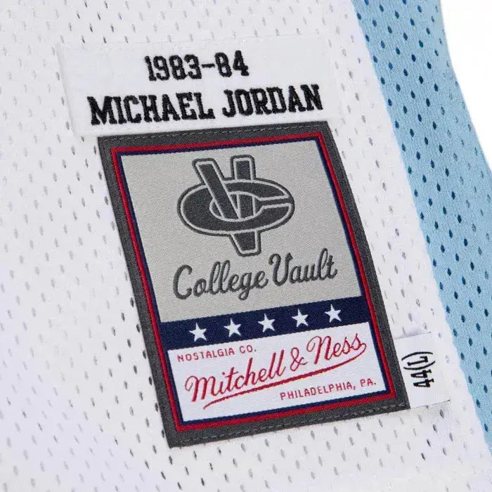 Maillot NCAA Michael Jordan University of North Carolina Bleu 1983-84 Mitchell & Ness - Édition Vintage YamaBasketball
